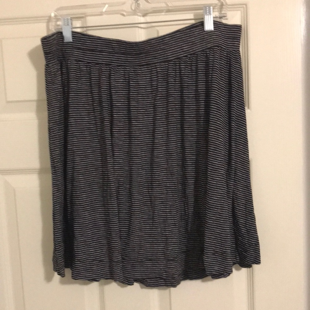 Ann Taylor LOFT skirt size large striped
